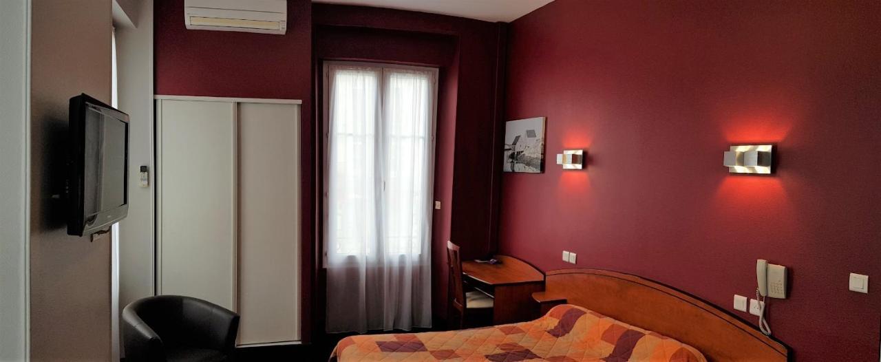 Hotel De La Paix Oloron-Sainte-Marie Bagian luar foto